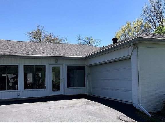 4th image of 1728 Stonehaven Dr