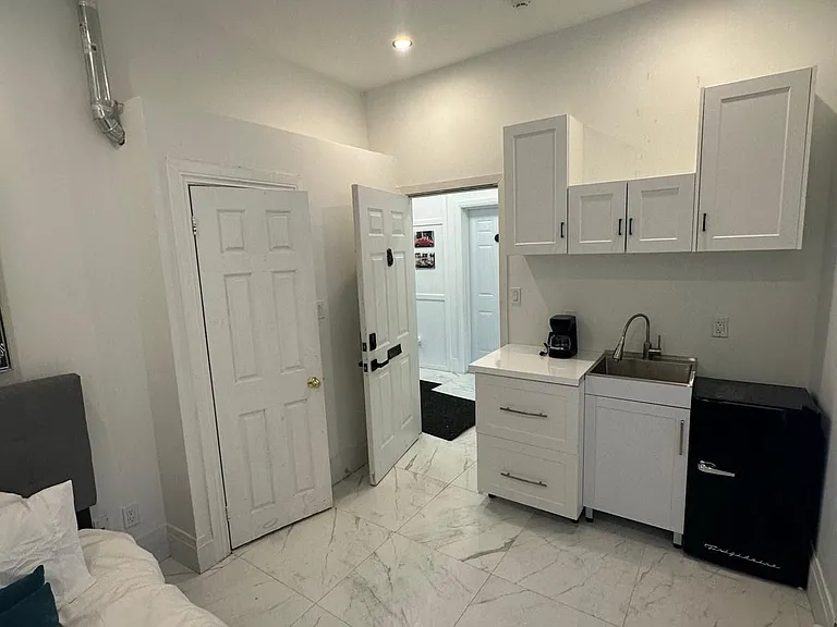 66 Wellington St S #100 — Photo 4