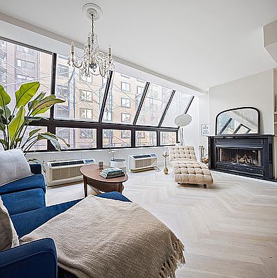 1st image of 57 W 58th St Ph D
