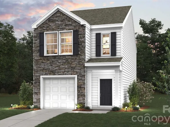 12 Katherine Emilie Dr, Hendersonville, NC 28792