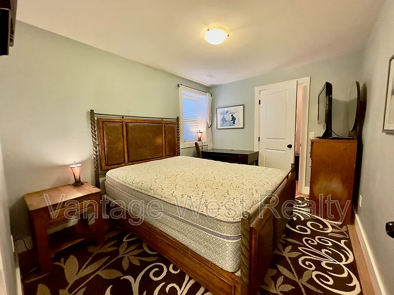 756B Wardlaw Ave — Photo 8