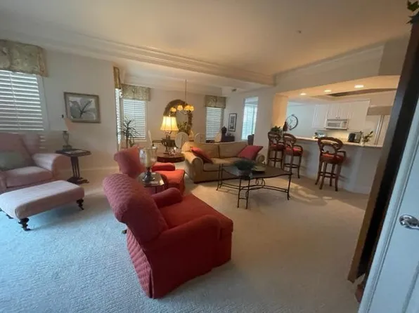 411 6th St S APT 301, Naples, FL 34102