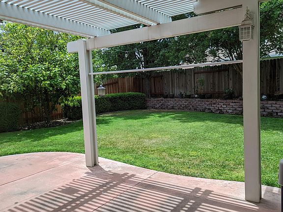 4th image of 1025 Berg Ct