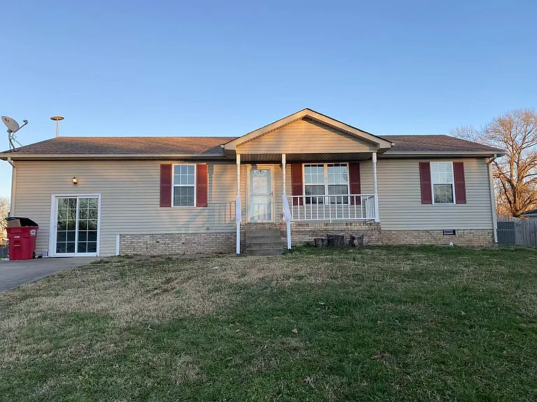 1835 Cottingham Ct — Photo 1