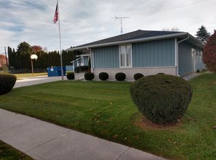 2627 College St, Manitowoc, WI 54220