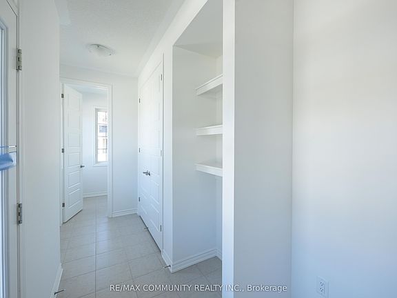 3rd image of 1483 Mockingbird Sq