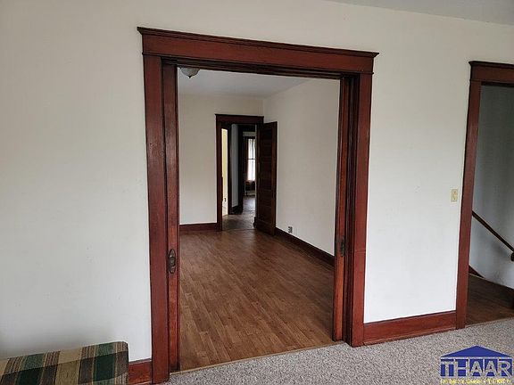 4th image of 909 S 5th St