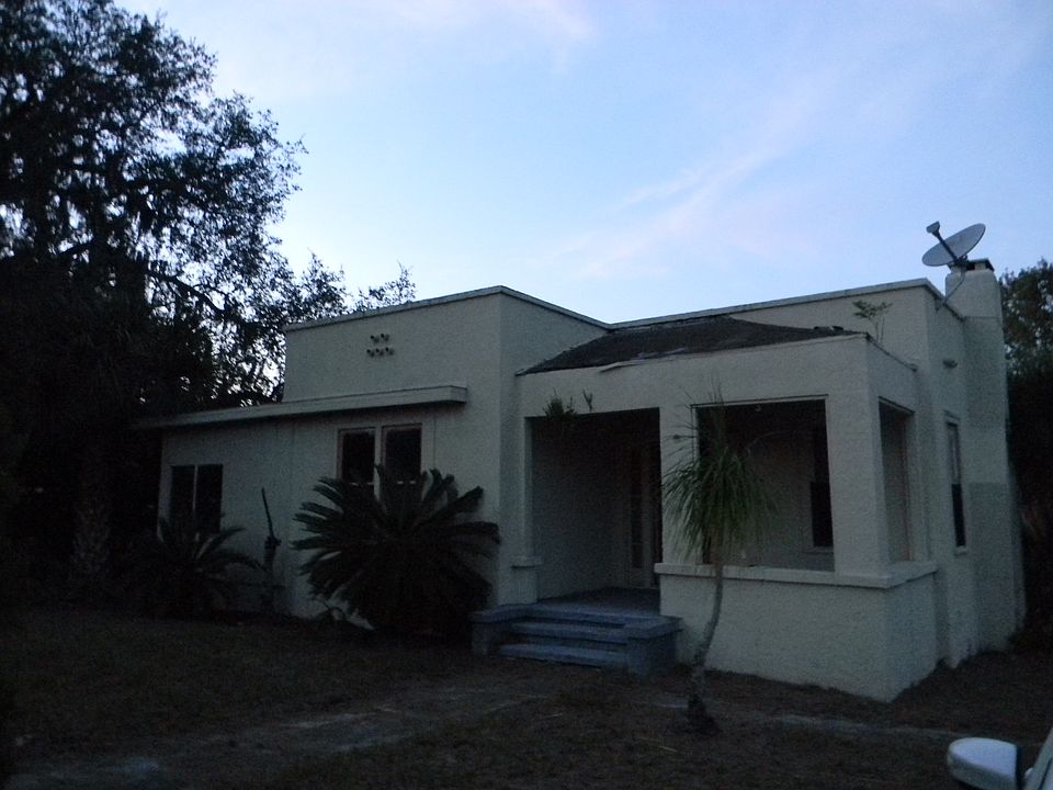 1st image of 106 W Cypress St