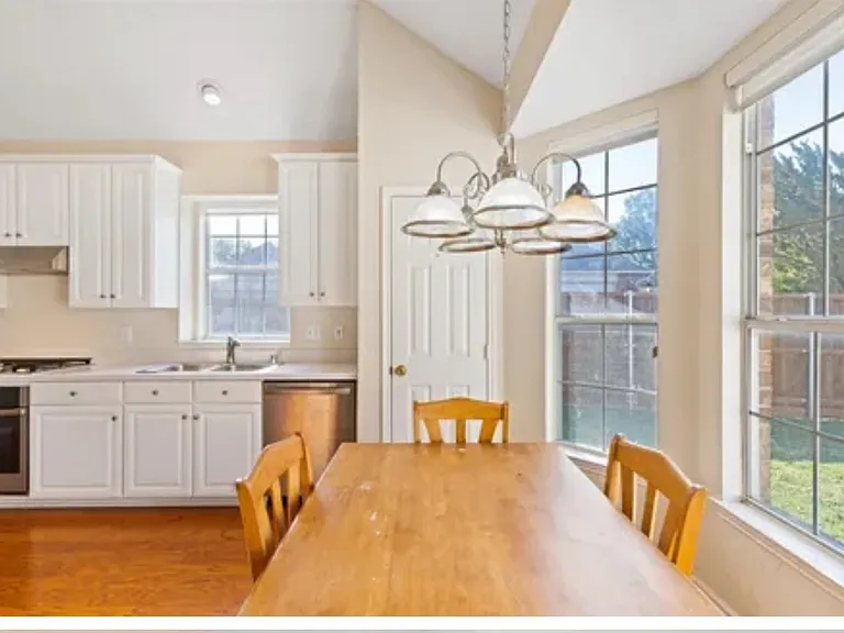 4100 Aldenham Dr — Photo 5