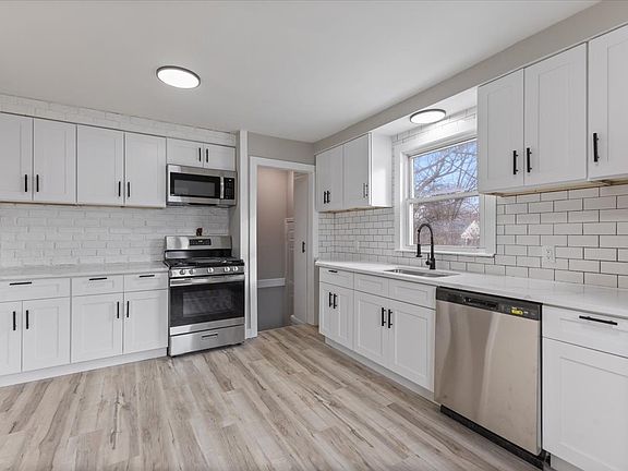 5th image of 407 E Hayes Ave