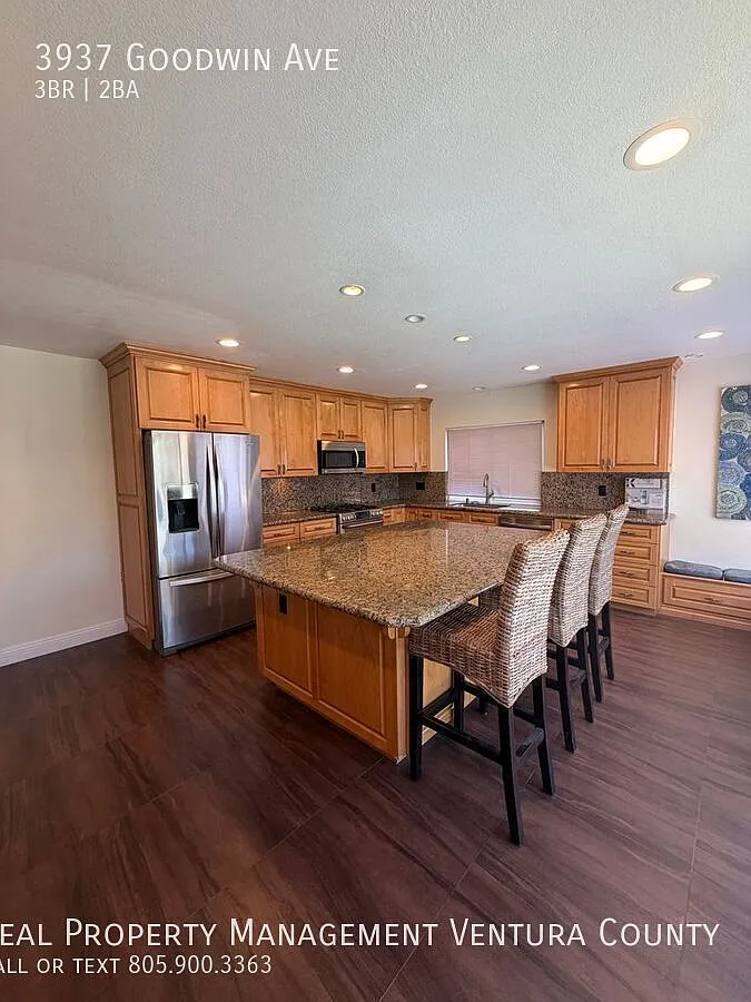 Charming 3-Bedroom Home in Prime Simi Valley Location! — Photo 2