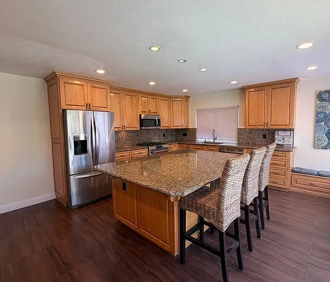 3937 Goodwin Ave — Photo 2