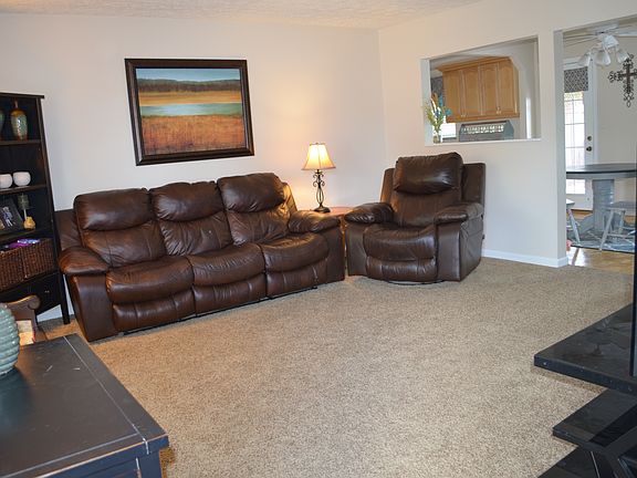 5th image of 21 Panorama Dr