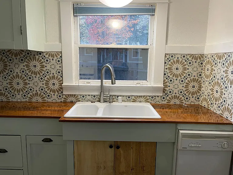 1205 Warren St — Photo 6