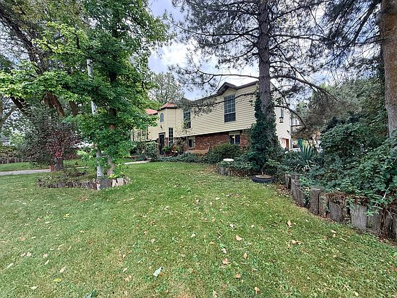 3rd image of 1243 33rd St