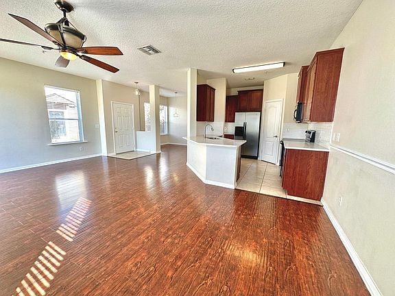 3rd image of 1503 Broken Oak Dr #1503