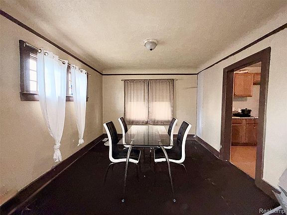5th image of 17245 Evergreen Rd