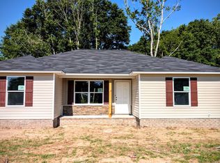 2 Bush Ct, Dalzell, SC 29040