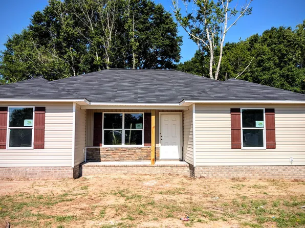 2 Bush Ct, Dalzell, SC 29040