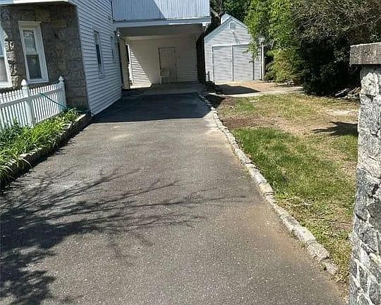 2nd image of 350 Livingston Pl