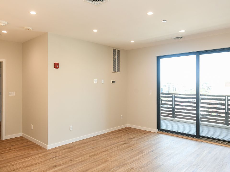 entrance to living room