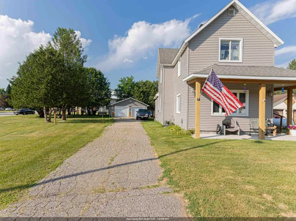 650 Schabow St, Gresham, WI 54128
