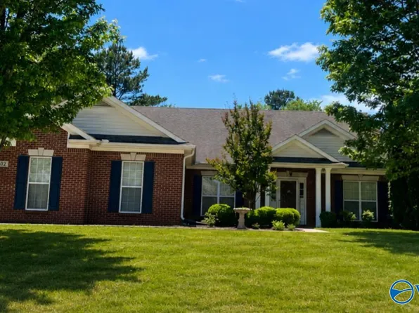 102 Windchase Ct, Huntsville, AL 35811