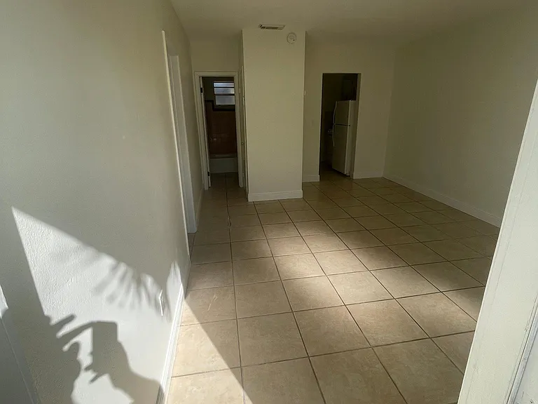1023 NW 36th Ave #3 — Photo 2