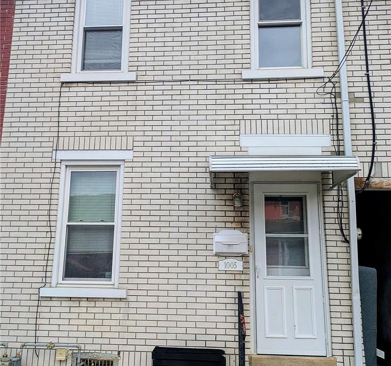 1st image of 1005 Seneca St