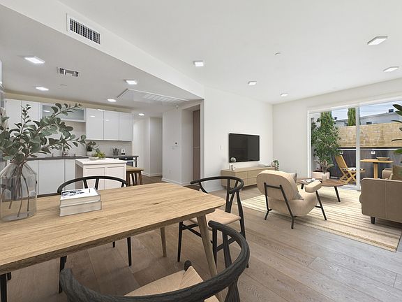3rd image of 850 Crenshaw Blvd Unit 403