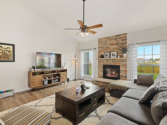 3rd image of 505 Settlement Dr