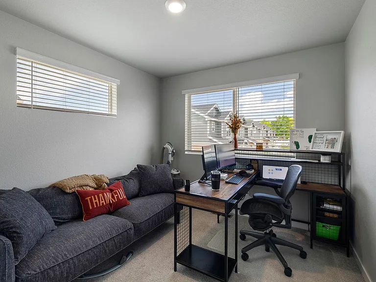 253 Molinar St — Photo 12