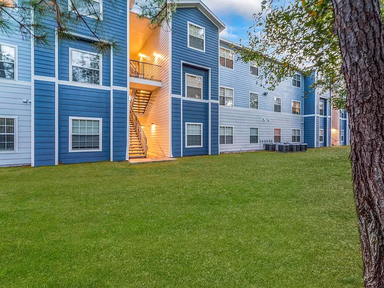 Eden's Edge Apartments — Photo 33