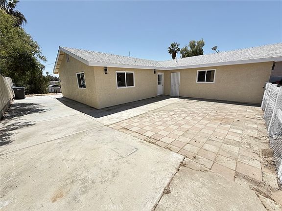 3rd image of 28330 Hampshire Dr