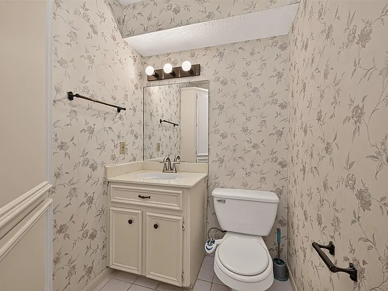 12619 Chriswood Dr — Photo 37