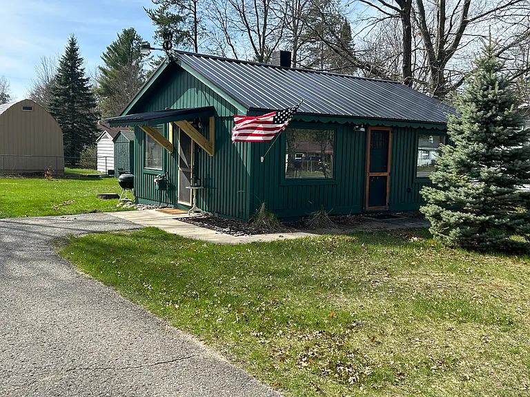 1561 Dartmouth Rd — Photo 1