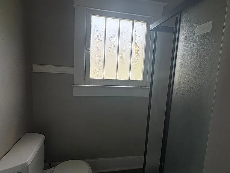 1105 S Greenwood Ave — Photo 15