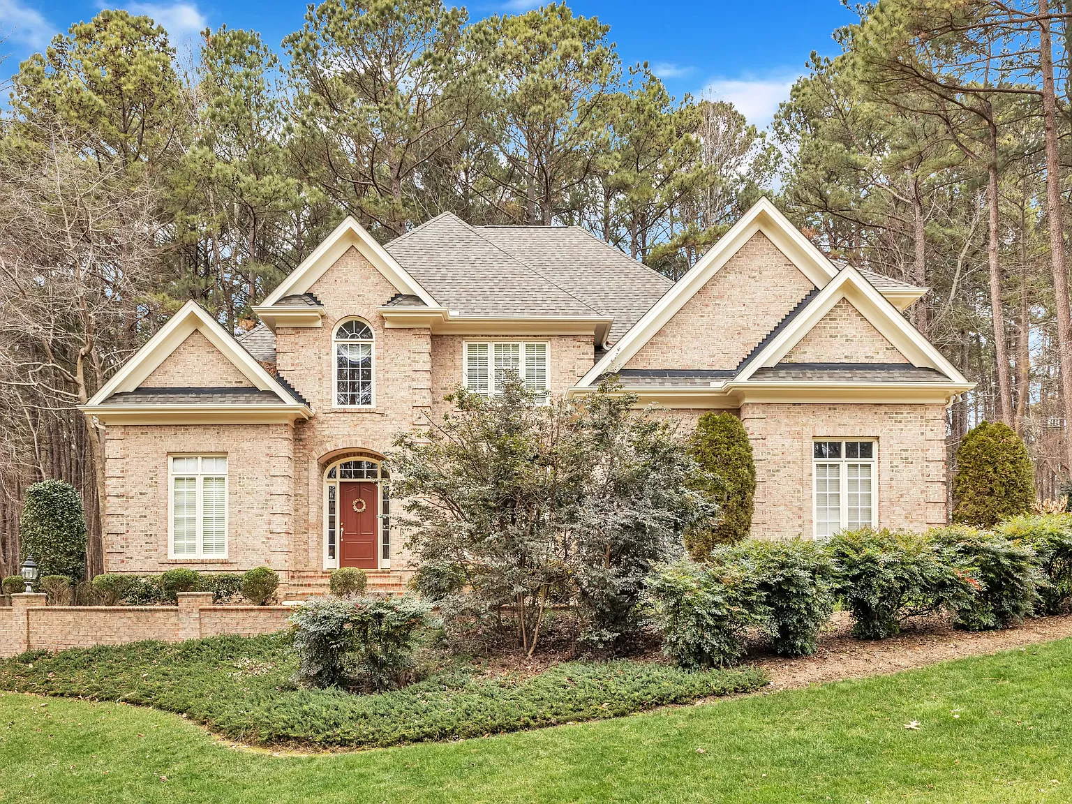 4 bed, 3.5 bath, 3686 sqft, $3,900 — Photo 1