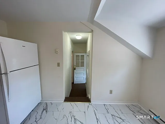 33 Middle St — Photo 10