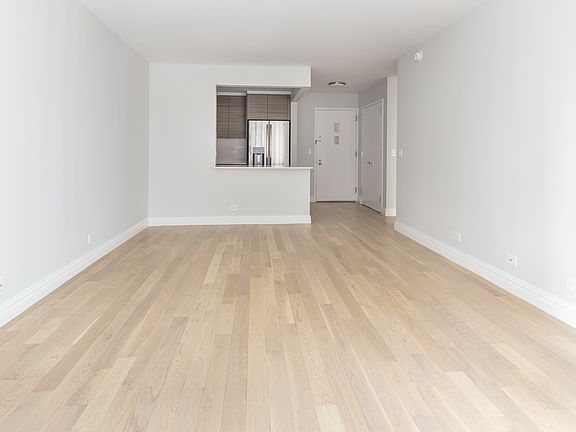 3rd image of 235 W 48th St APT 9H