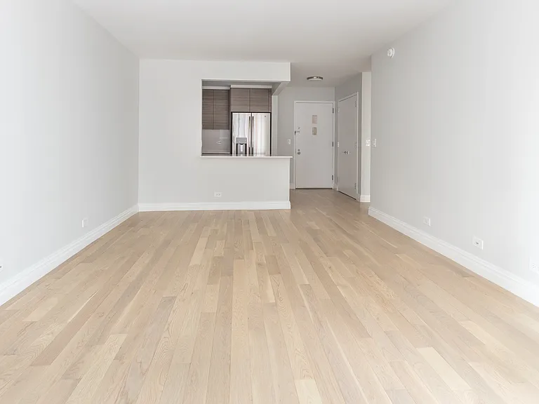 235 W 48th St #9-H — Photo 8