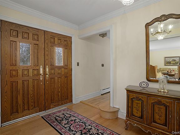 2nd image of 62 Sprain Valley Road