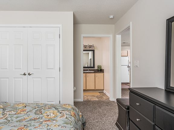 Master Bathroom with En Suite Bathroom