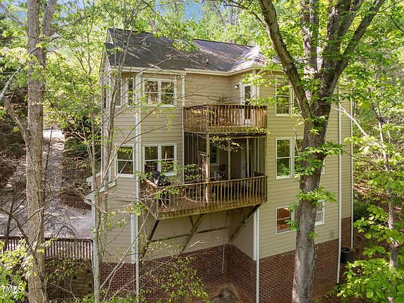 2nd image of 205 Glenview Pl