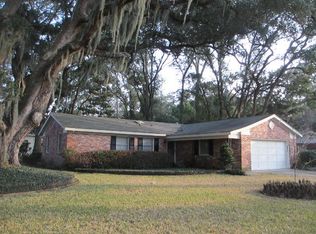 116 Arthur J Moore Dr, Saint Simons Island, GA 31522