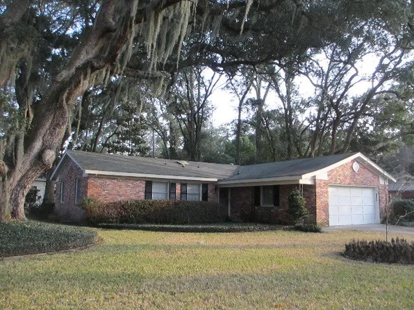 116 Arthur J Moore Dr, Saint Simons Island, GA 31522