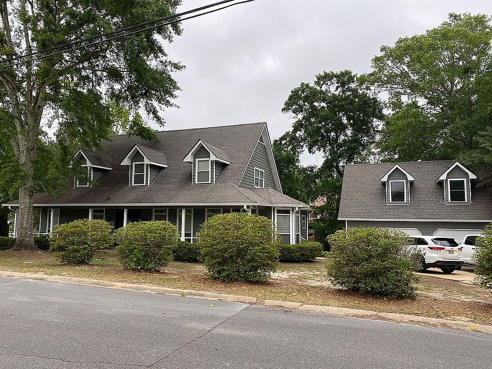 1st image of 1004 Pine Cone Dr