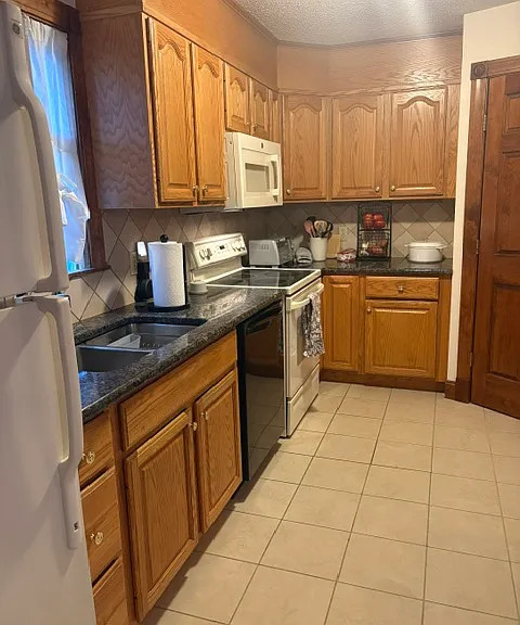 40 Editha Ave #40 — Photo 1
