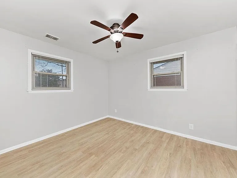 11 Lawndale Ave — Photo 12