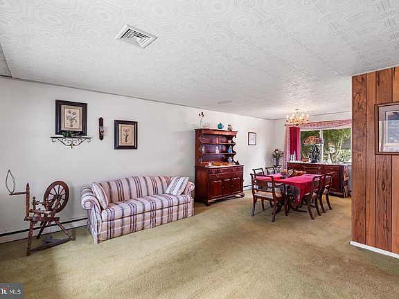 5th image of 809 S Vernon St